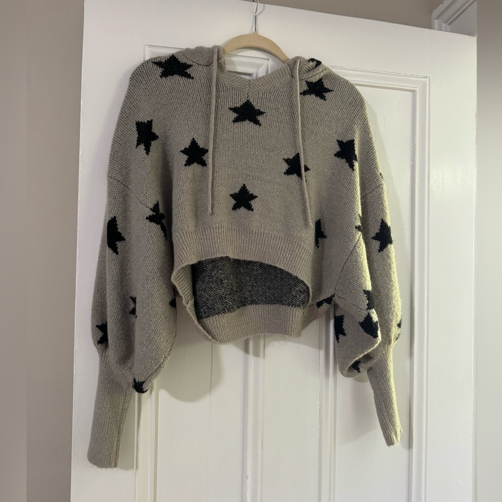 Cropped Sweater with star pattern size S